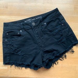 ✨AE black high rise festival shortie✨